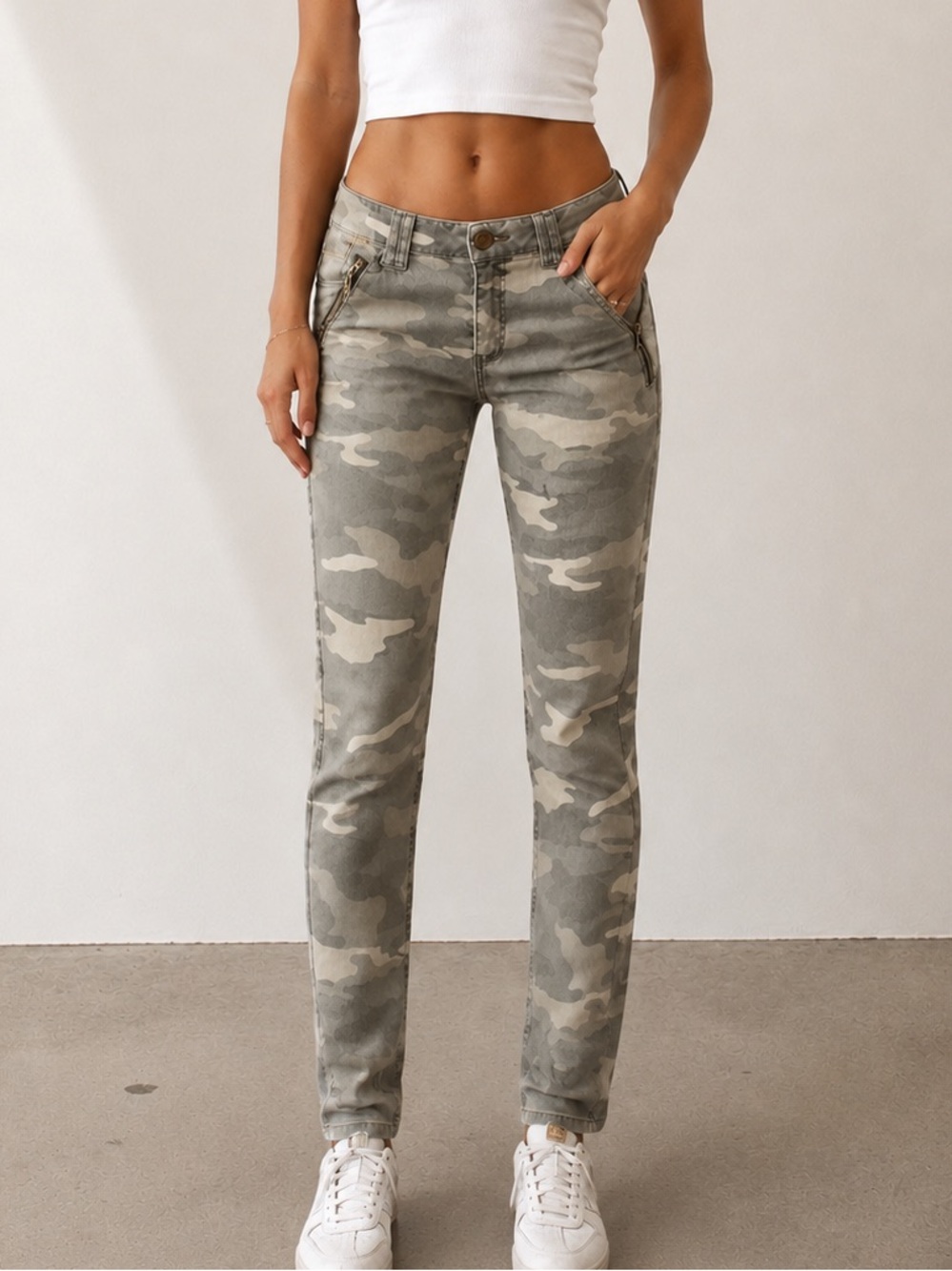 Democracy Camo Skinny/Straight High Rise Jeans | Size 10